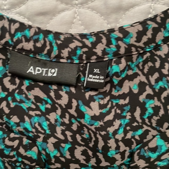 Tank top - Picture 2 of 2